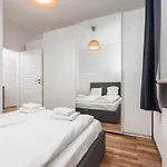 Zeromskiego 1 דירה